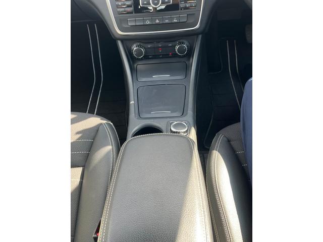 CLAクラス CLA180 ハーフレザーシート/バックモニター/18インチ/ETC/レーダーセーフティPKG/LEDヘッドライト/ETC/オートライト/Bluetooth/パドルシフト/キーレス/(24枚目)