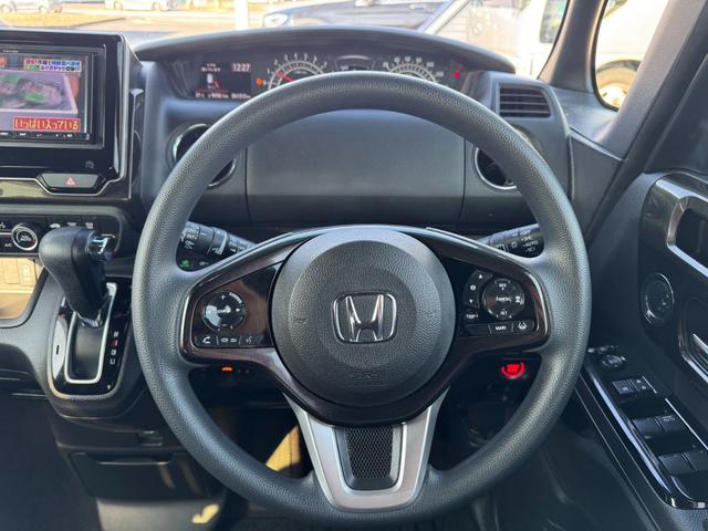 Ｎ－ＢＯＸカスタム Ｇ・Ｌホンダセンシング　パワースライドドア／バックカメラ／スマートキー／ＥＴＣ／プッシュスタート／社外ナビ・ＴＶ／純正アルミホイール（13枚目）