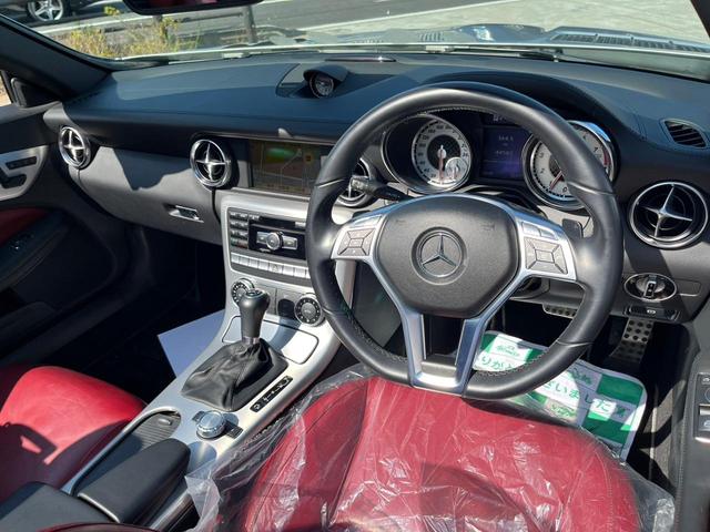 ＳＬＫ３５０ブルーエフィシェンシー　オープンカー　ナビ　クリアランスソナー　オートクルーズコントロール　ＨＩＤ　サンルーフ　ＡＴ　スマートキー　電動格納ミラー　シートヒーター　アルミホイール　盗難防止システム　ＡＢＳ　ＥＳＣ　ＣＤ(43枚目)