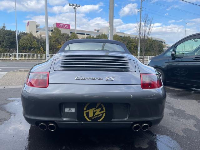 ９１１ ９１１カレラ４Ｓ　カブリオレ　４ＷＤ　オープンカー　ＥＴＣ　ナビ　ＨＩＤ　ＡＴ　シートヒーター　アルミホイール　盗難防止システム　衝突安全ボディ　ＡＢＳ　カセット　エアコン　パワーステアリング　パワーウィンドウ　運転席エアバッグ（17枚目）