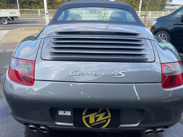 ９１１ ９１１カレラ４Ｓ　カブリオレ　４ＷＤ　オープンカー　ＥＴＣ　ナビ　ＨＩＤ　ＡＴ　シートヒーター　アルミホイール　盗難防止システム　衝突安全ボディ　ＡＢＳ　カセット　エアコン　パワーステアリング　パワーウィンドウ　運転席エアバッグ（19枚目）