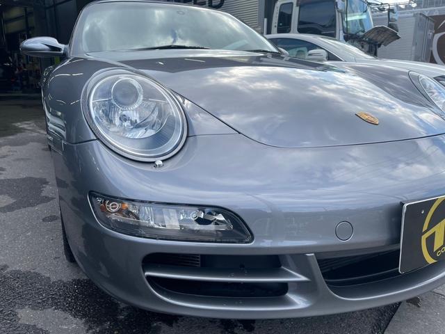 ９１１ ９１１カレラ４Ｓ　カブリオレ　４ＷＤ　オープンカー　ＥＴＣ　ナビ　ＨＩＤ　ＡＴ　シートヒーター　アルミホイール　盗難防止システム　衝突安全ボディ　ＡＢＳ　カセット　エアコン　パワーステアリング　パワーウィンドウ　運転席エアバッグ（30枚目）