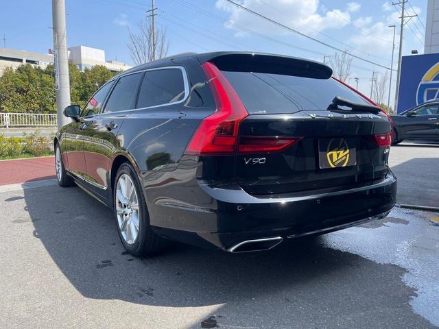 Ｖ９０ Ｄ４　インスクリプション　ＥＴＣ　全周囲カメラ　ナビ　クリアランスソナー　オートクルーズコントロール　レーンアシスト　衝突被害軽減システム　アルミホイール　ＬＥＤヘッドランプ　パワーシート　革シート　スマートキー（20枚目）