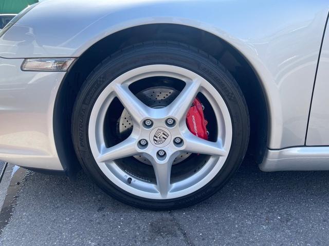 ９１１ ９１１カレラ　左ハンドル　ナビ　ＴＶ　ＡＴ　キーレスエントリー　アルミホイール　盗難防止システム　ＡＢＳ　ＣＤ　ＵＳＢ　ミュージックプレイヤー接続可　Ｂｌｕｅｔｏｏｔｈ　ミュージックサーバー　エアコン（25枚目）