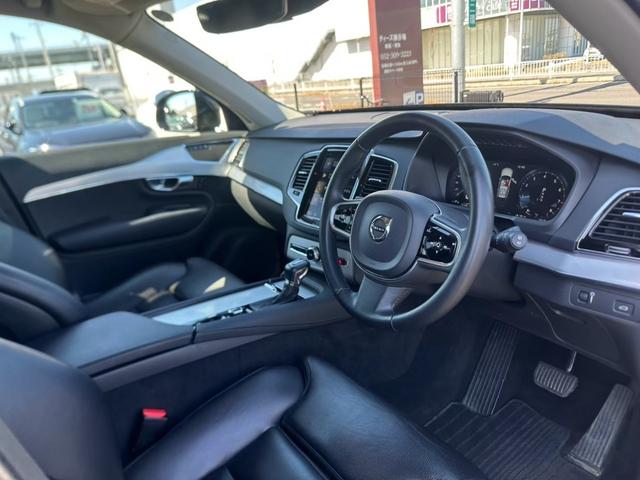ＸＣ９０ Ｔ５　ＡＷＤ　モーメンタム　４ＷＤ　ＥＴＣ　全周囲カメラ　クリアランスソナー　オートクルーズコントロール　レーンアシスト　パワーシート　パークアシスト　衝突被害軽減システム　ナビ　ＴＶ　オートマチックハイビーム　オートライト（56枚目）