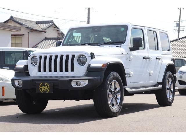 ジープ・ラングラーアンリミテッド サハラ　４ＷＤ　ワンオーナー　革シート　シートヒーター　バックカメラ　クリアランスソナー　オートクルーズコントロール　衝突被害軽減システム　ナビ　ＴＶ　オートライト　ＬＥＤヘッドランプ　アルミホイール（4枚目）