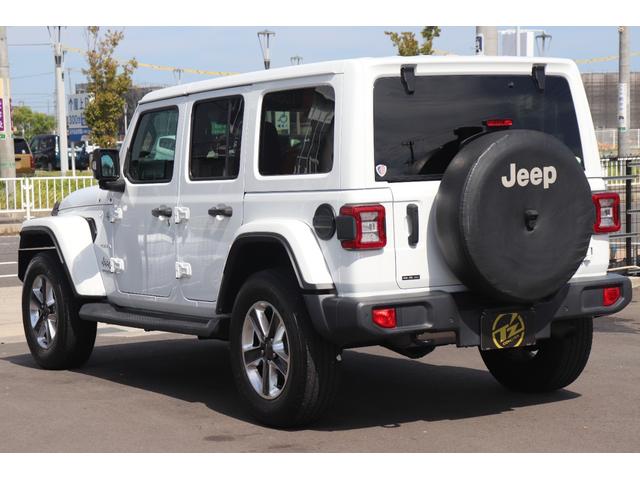 ジープ・ラングラーアンリミテッド サハラ　４ＷＤ　ワンオーナー　革シート　シートヒーター　バックカメラ　クリアランスソナー　オートクルーズコントロール　衝突被害軽減システム　ナビ　ＴＶ　オートライト　ＬＥＤヘッドランプ　アルミホイール（11枚目）