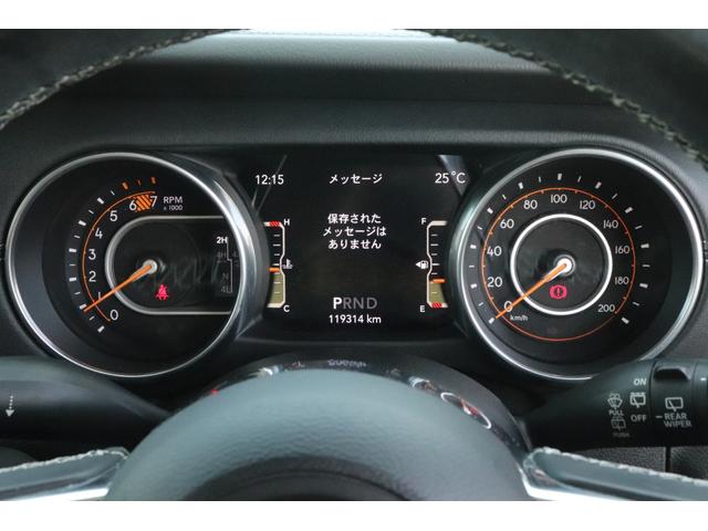 ジープ・ラングラーアンリミテッド サハラ　４ＷＤ　ワンオーナー　革シート　シートヒーター　バックカメラ　クリアランスソナー　オートクルーズコントロール　衝突被害軽減システム　ナビ　ＴＶ　オートライト　ＬＥＤヘッドランプ　アルミホイール（20枚目）