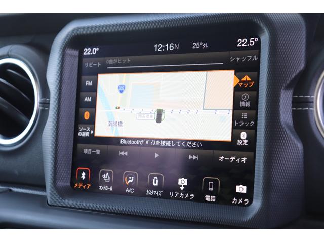 ジープ・ラングラーアンリミテッド サハラ　４ＷＤ　ワンオーナー　革シート　シートヒーター　バックカメラ　クリアランスソナー　オートクルーズコントロール　衝突被害軽減システム　ナビ　ＴＶ　オートライト　ＬＥＤヘッドランプ　アルミホイール（22枚目）