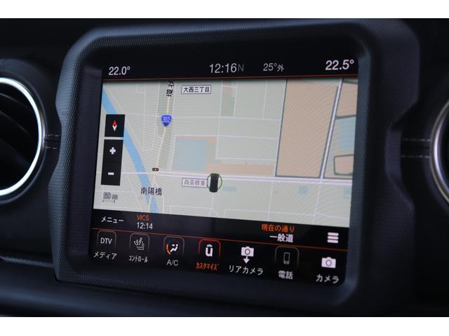 ジープ・ラングラーアンリミテッド サハラ　４ＷＤ　ワンオーナー　革シート　シートヒーター　バックカメラ　クリアランスソナー　オートクルーズコントロール　衝突被害軽減システム　ナビ　ＴＶ　オートライト　ＬＥＤヘッドランプ　アルミホイール（25枚目）