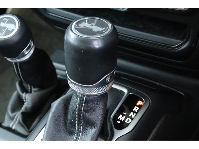 ジープ・ラングラーアンリミテッド サハラ　４ＷＤ　ワンオーナー　革シート　シートヒーター　バックカメラ　クリアランスソナー　オートクルーズコントロール　衝突被害軽減システム　ナビ　ＴＶ　オートライト　ＬＥＤヘッドランプ　アルミホイール（35枚目）