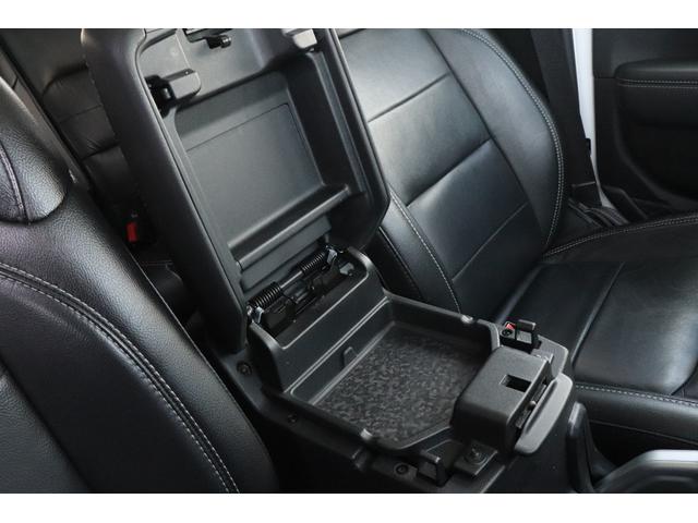 ジープ・ラングラーアンリミテッド サハラ　４ＷＤ　ワンオーナー　革シート　シートヒーター　バックカメラ　クリアランスソナー　オートクルーズコントロール　衝突被害軽減システム　ナビ　ＴＶ　オートライト　ＬＥＤヘッドランプ　アルミホイール（38枚目）