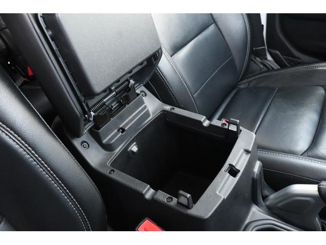 ジープ・ラングラーアンリミテッド サハラ　４ＷＤ　ワンオーナー　革シート　シートヒーター　バックカメラ　クリアランスソナー　オートクルーズコントロール　衝突被害軽減システム　ナビ　ＴＶ　オートライト　ＬＥＤヘッドランプ　アルミホイール（39枚目）