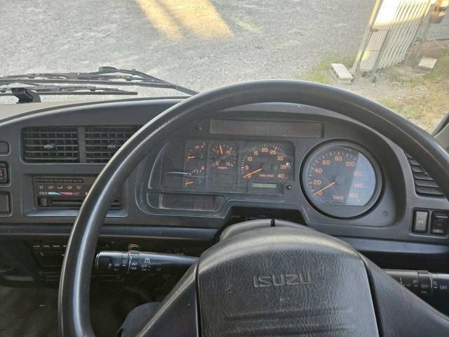 フォワード ベースグレード　トラック　ＭＴ　ＥＴＣ　バックカメラ　エアコン　運転席エアバッグ（2枚目）