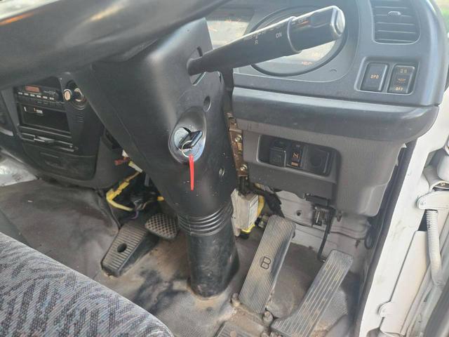 フォワード ベースグレード　トラック　ＭＴ　ＥＴＣ　バックカメラ　エアコン　運転席エアバッグ（6枚目）