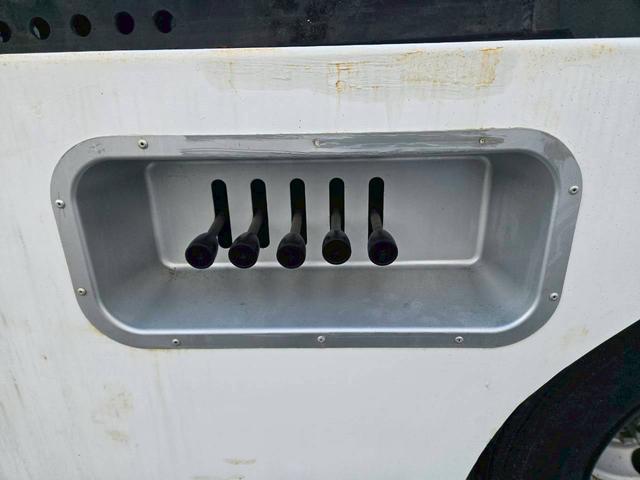 フォワード ベースグレード　トラック　ＭＴ　ＥＴＣ　バックカメラ　エアコン　運転席エアバッグ（33枚目）