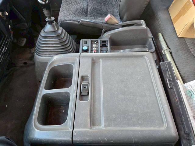 フォワード ベースグレード　トラック　ＭＴ　ＥＴＣ　バックカメラ　エアコン　運転席エアバッグ（44枚目）