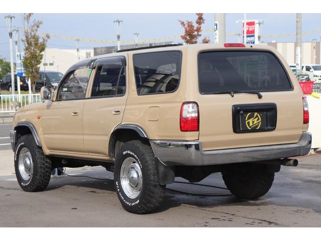 ハイラックスサーフ ＳＳＲ－Ｘ　ワイド　４ＷＤ　ＥＴＣ　バックカメラ　サンルーフ　ＡＴ　ＣＤ　ＡＢＳ　エアコン　パワーステアリング　パワーウィンドウ　革調シートカバー　バグガード（9枚目）