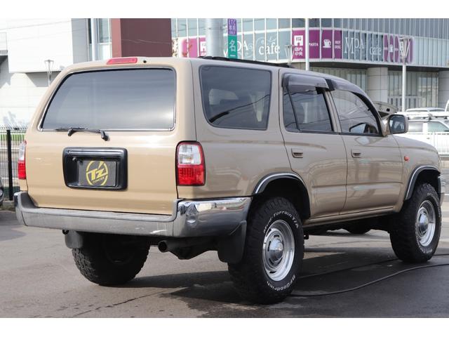 ハイラックスサーフ ＳＳＲ－Ｘ　ワイド　４ＷＤ　ＥＴＣ　バックカメラ　サンルーフ　ＡＴ　ＣＤ　ＡＢＳ　エアコン　パワーステアリング　パワーウィンドウ　革調シートカバー　バグガード（11枚目）