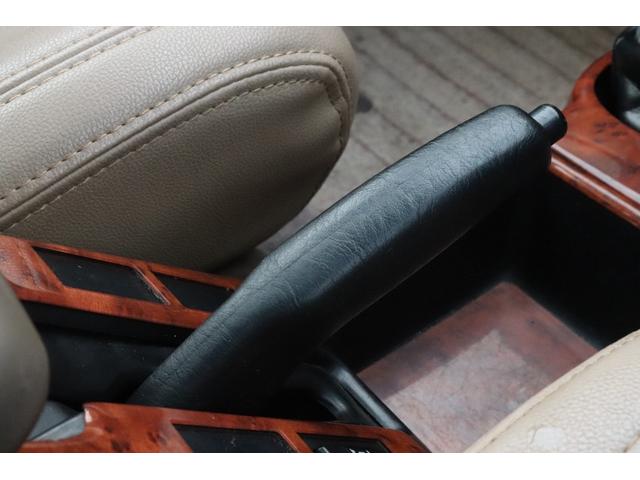 ハイラックスサーフ ＳＳＲ－Ｘ　ワイド　４ＷＤ　ＥＴＣ　バックカメラ　サンルーフ　ＡＴ　ＣＤ　ＡＢＳ　エアコン　パワーステアリング　パワーウィンドウ　革調シートカバー　バグガード（25枚目）