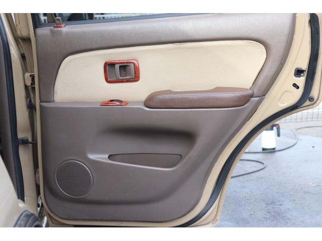 ハイラックスサーフ ＳＳＲ－Ｘ　ワイド　４ＷＤ　ＥＴＣ　バックカメラ　サンルーフ　ＡＴ　ＣＤ　ＡＢＳ　エアコン　パワーステアリング　パワーウィンドウ　革調シートカバー　バグガード（37枚目）