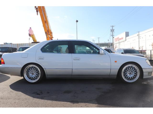 セルシオ A仕様 AMEシュタイナー19インチホイール エスペリアサスペンション ETC オートクルーズコントロール アルミホイール オートライト HID AT キーレスエントリー 電動格納ミラー パワーシート(7枚目)