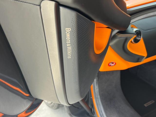 ５４０Ｃ ベースグレード　ステルスエキゾーストフィニッシュ　ステルスホイル　オレンジキャリパー　ナッパスポーツインテリアオレンジ　車両リフト　パーキングセンサー　リアカメラ　フロントリフティング（48枚目）