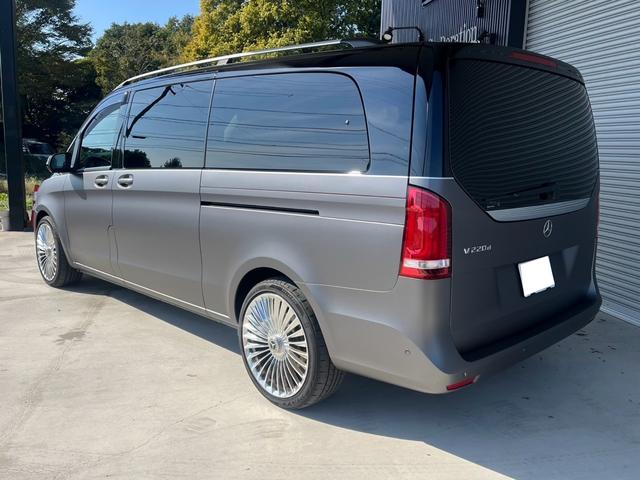 Vクラス V220dアバンギャルドエクストラロングAMGライン ディーゼルターボ  (ブラック&グレーラッピング)(8枚目)