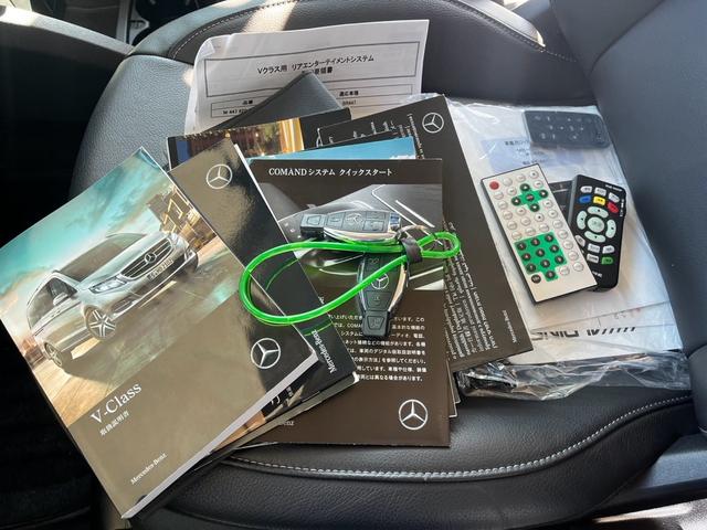 Vクラス V220dアバンギャルドエクストラロングAMGライン ディーゼルターボ  (ブラック&グレーラッピング)(25枚目)