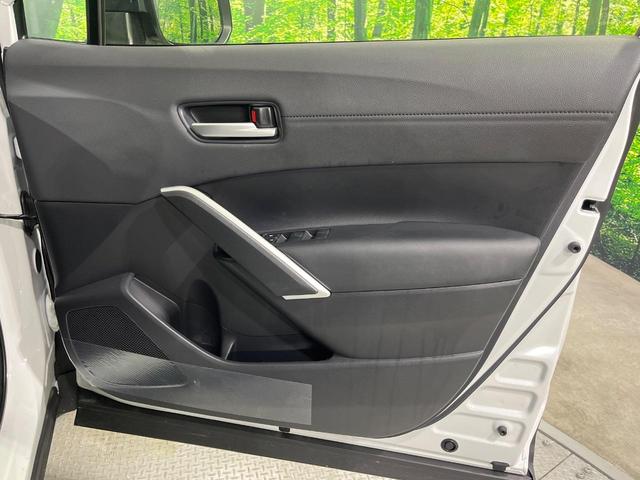 カローラクロス ハイブリッド　Ｚ　純正１０．５型ナビ機能付きＤＡ　全周囲カメラ　禁煙車　衝突軽減装置　シートヒーター　クリアランスソナー　ＬＥＤヘッドライト　ＬＥＤフロントフォグ　パワーバックドア　フルセグ　パワーシート（55枚目）