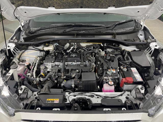 カローラクロス ハイブリッド　Ｚ　ガラスルーフ　純正１０．５型ナビ機能付きＤＡ　禁煙車　衝突軽減装置　シートヒーター　バックカメラ　ＥＴＣ　クリアランスソナー　ＬＥＤヘッドライト　ＬＥＤフロントフォグ　フルセグ　パワーバックドア（18枚目）