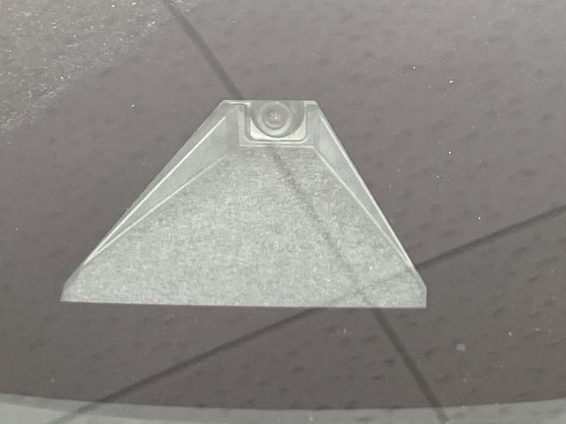 カローラスポーツ ハイブリッドＧ　Ｚ　純正９型ナビ　禁煙車　衝突軽減装置　バックカメラ　ＥＴＣ　クリアランスソナー　ＬＥＤヘッドライト　ＬＥＤフロントフォグ　フルセグ　Ｂｌｕｅｔｏｏｔｈ再生　スマートキー　オートライト（6枚目）