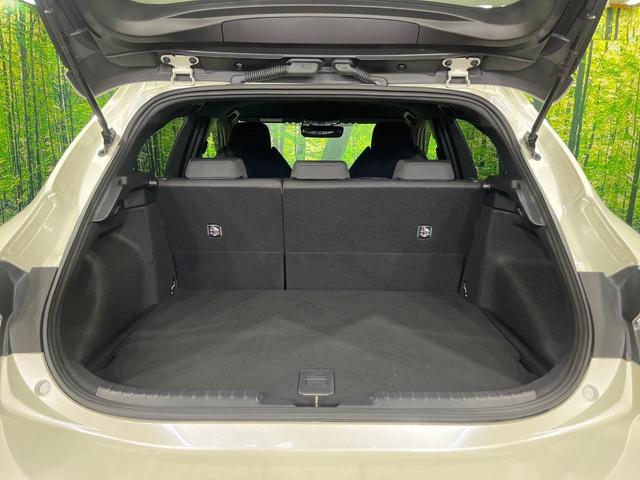 カローラスポーツ ハイブリッドＧ　Ｚ　純正９型ナビ　禁煙車　衝突軽減装置　バックカメラ　ＥＴＣ　クリアランスソナー　ＬＥＤヘッドライト　ＬＥＤフロントフォグ　フルセグ　Ｂｌｕｅｔｏｏｔｈ再生　スマートキー　オートライト（10枚目）