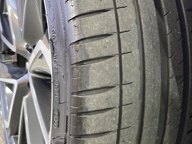 カローラスポーツ ハイブリッドＧ　Ｚ　純正９型ナビ　禁煙車　衝突軽減装置　バックカメラ　ＥＴＣ　クリアランスソナー　ＬＥＤヘッドライト　ＬＥＤフロントフォグ　フルセグ　Ｂｌｕｅｔｏｏｔｈ再生　スマートキー　オートライト（42枚目）