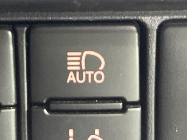 ヴォクシー ZS 煌III 禁煙車 純正9型ナビ フリップダウンモニター バックモニター 寒冷地仕様 セーフティセンス クルーズコントロール 両側電動スライドドア ダブルエアコン LEDヘッドライト 純正16AW スマートキー(41枚目)