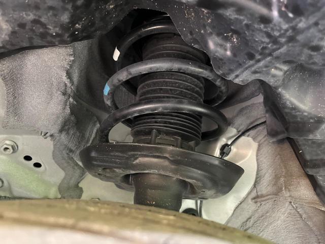 ヤリスクロス ハイブリッドＺ　純正８インチナビ機能付きＤＡ　全周囲カメラ　禁煙車　衝突軽減　パワーシート　コーナーセンサー　スマートキー　ＥＴＣ２．０　純正１８インチアルミホイール　ＬＥＤヘッドライト（22枚目）