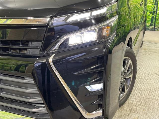 ヴォクシー ＺＳ　禁煙車　ＳＤナビ　バックカメラ　両側電動ドア　クルーズコントロール　衝突被害軽減システム　スマートキー　ＬＥＤヘッドライト　ビルトインＥＴＣ　オートハイビーム　車線逸脱警報　デュアルエアコン（12枚目）