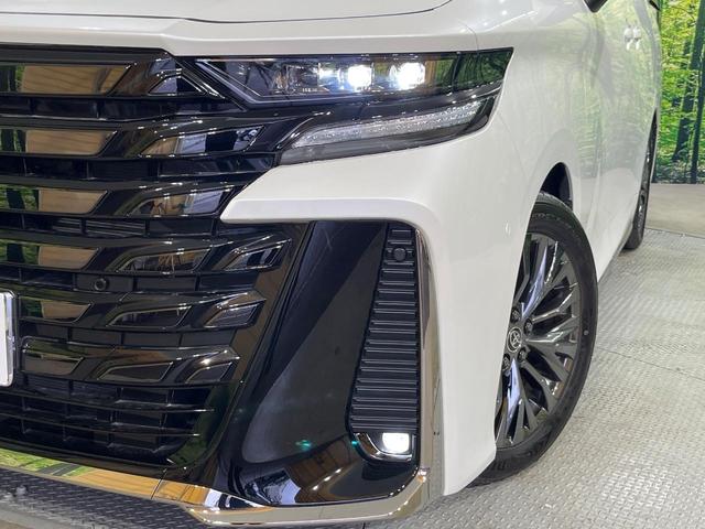 ヴェルファイアハイブリッド Ｚ　プレミア　禁煙車　純正１４型ナビ機能付ディスプレイオーディオ　全周囲カメラ　ガラスルーフ　１３．２型有機ＥＬ後席モニター　リアオートエアコン　両側電動スライドドア　電動リアゲート　セーフティセンス　純正１９ＡＷ（12枚目）