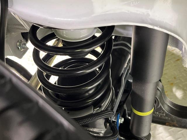 ジムニー XC 禁煙車 4WD MT車 前席シートヒーター コーナーセンサー スマートキー LEDヘッド クルーズコントロール オートライト オートエアコン 純正16インチアルミホイール(36枚目)