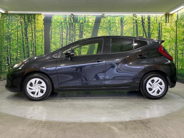 アクア X 禁煙車 純正ナビ機能付きDA バックカメラ ビルトインETC レーダークルーズ スマートキー LEDヘッドライト オートハイビーム オートライト 車線逸脱警報(28枚目)