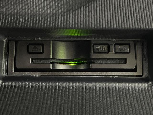 アクア S 禁煙車 SDナビ ETC プリクラッシュセーフティ オートエアコン キーレス 横滑り防止装置 盗難防止システム 電動格納ミラー(4枚目)