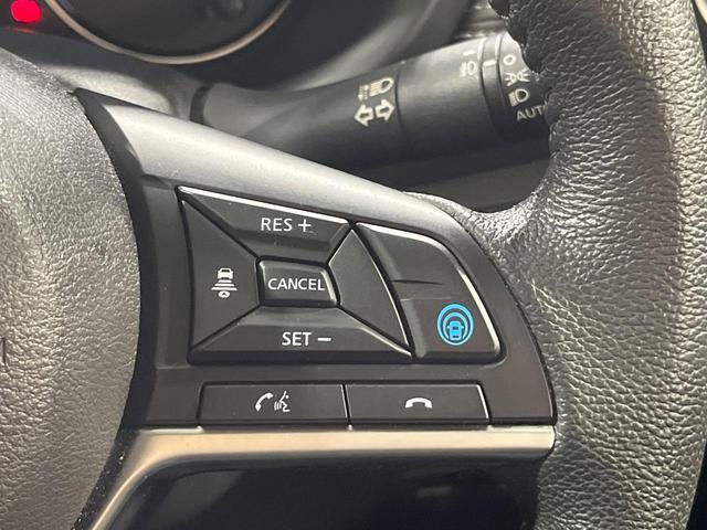 キックス Ｘ　純正９型ナビ　全周囲カメラ　プロパイロット　禁煙車　衝突軽減装置　デジタルインナーミラー　ＬＥＤヘッドライト　ＬＥＤフロントフォグ　クリアランスソナー　Ｂｌｕｅｔｏｏｔｈ再生　スマートキー（5枚目）