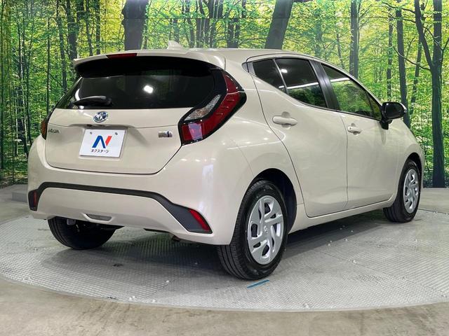 アクア X 純正ナビ機能付きDA 禁煙車 衝突軽減装置 バックカメラ LEDヘッドライト Bluetooth再生 スマートキー プライバシーガラス 電動格納ミラー 盗難防止装置(17枚目)