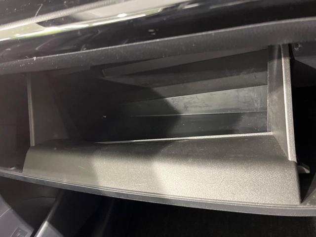 アクア X 純正ナビ機能付きDA 禁煙車 衝突軽減装置 バックカメラ LEDヘッドライト Bluetooth再生 スマートキー プライバシーガラス 電動格納ミラー 盗難防止装置(31枚目)