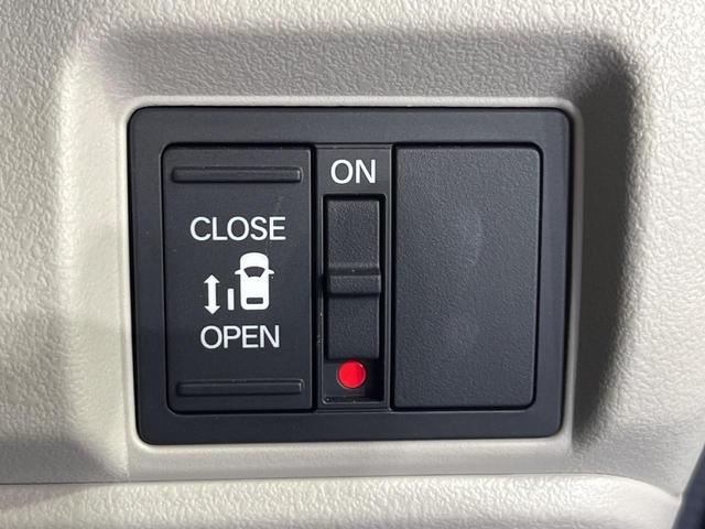 N-BOX ベースグレード 禁煙車 電動スライドドア バックカメラ 衝突被害軽減システム レーダークルーズ コーナーセンサー スマートキー LEDヘッド 車線逸脱警報 オートライト オートエアコン CD(3枚目)