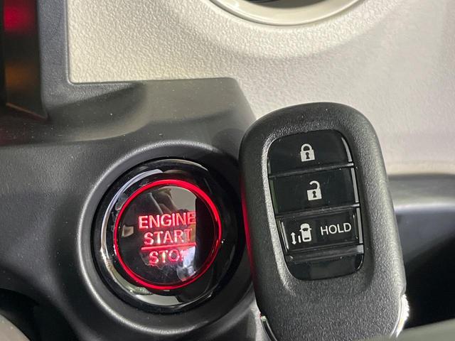 N-BOX ベースグレード 禁煙車 電動スライドドア バックカメラ 衝突被害軽減システム レーダークルーズ コーナーセンサー スマートキー LEDヘッド 車線逸脱警報 オートライト オートエアコン CD(6枚目)