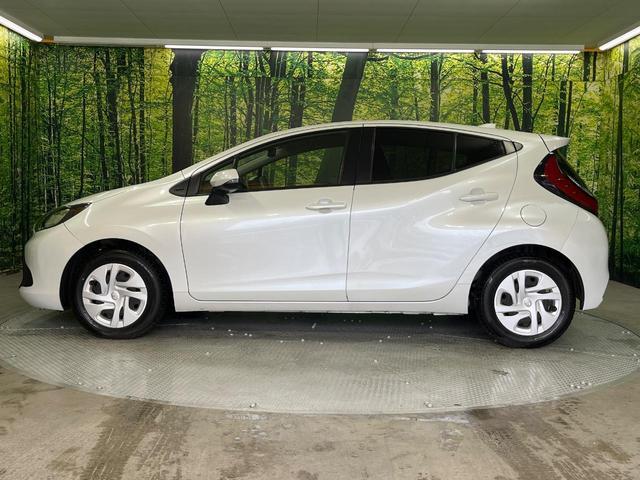 アクア X 禁煙車 ナビ機能付きディスプレイオーディオ Bluetooth バックモニター ETC セーフティセンス LEDヘッドライト 電動格納ドアミラー オートエアコン プライバシーガラス スマートキー(26枚目)