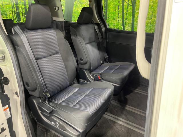 ヴォクシー ZS 煌II SDナビ バックカメラ 両側電動ドア 衝突被害軽減システム スマートキー LEDヘッド ビルトインETC 車線逸脱警報 オートライト デュアルエアコン 純正16インチアルミ Bluetooth CD(9枚目)