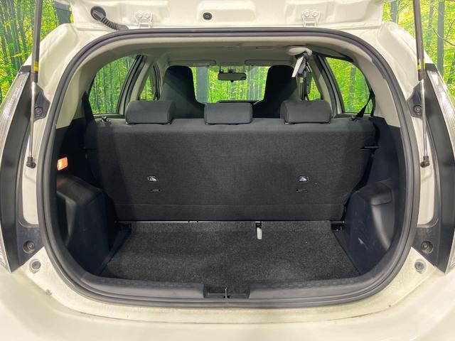 アクア L 禁煙車 純正ナビ Bluetooth ビルトインETC オートエアコン アイドリングストップ キーレスエントリー(12枚目)