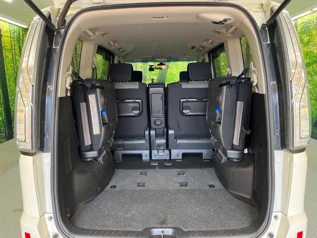 セレナ ライダーブラックラインＳ－ＨＶアドバンスドセーフティ　純正ＳＤナビ　全周囲カメラ　両側電動ドア　ビルトインＥＴＣ　衝突被害軽減システム　コーナーセンサー　クルーズコントロール　スマートキー　ＬＥＤヘッドライト　車線逸脱警報　オートライト　オートエアコン（10枚目）